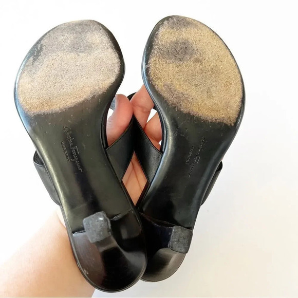 Salvatore Ferragamo Size 7C Black Leather Strappy Sandal Equestrian Hardware Y2K - Picture 3 of 14
